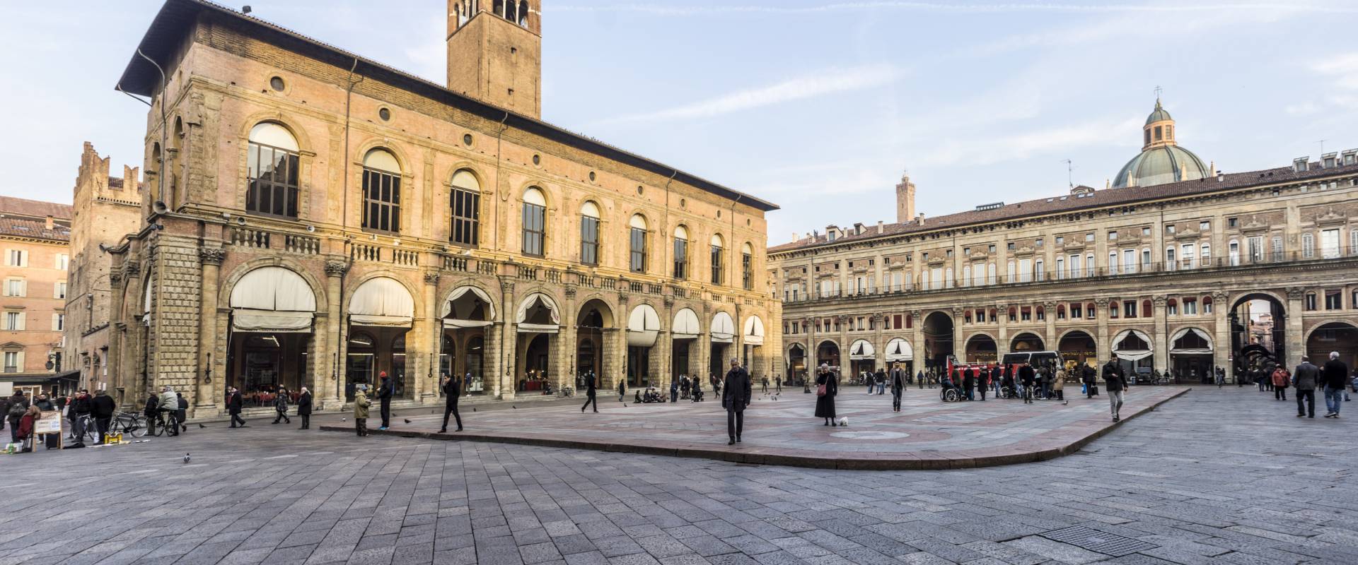 Piazza Maggiore (Bologna) foto di Vanni Lazzari